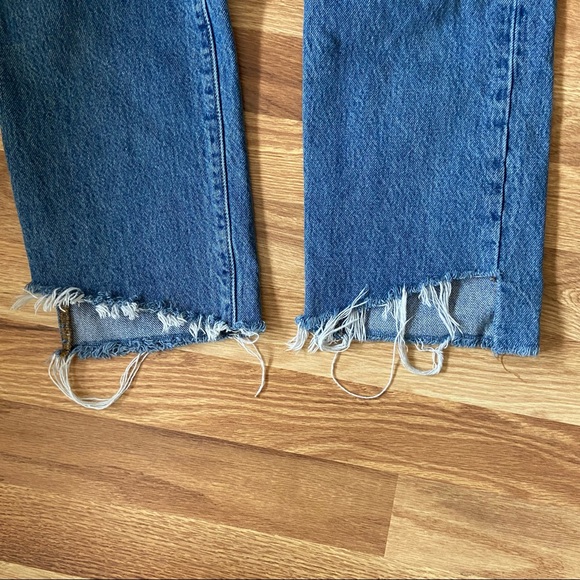 Women’s Levi’s 501 Crop Bottom Jeans - Picture 4 of 9